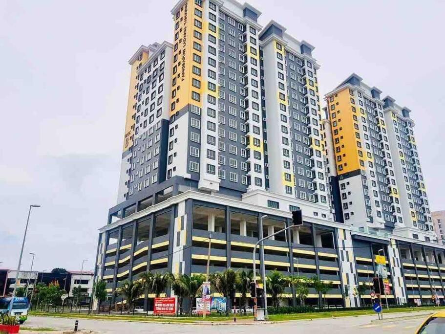 Kt City Homestay With 4 Bedrooms And Pool Kuala Terengganu Ngoại thất bức ảnh