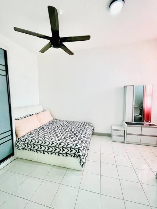Kt City Homestay With 4 Bedrooms And Pool Kuala Terengganu Ngoại thất bức ảnh
