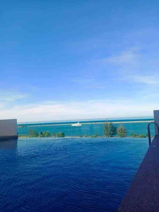 Kt City Homestay With 4 Bedrooms And Pool Kuala Terengganu Ngoại thất bức ảnh